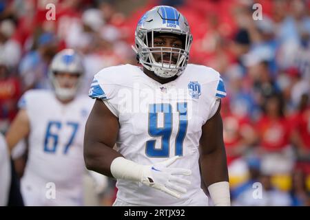 Detroit Lions defensive tackle Levi Onwuzurike warms up during pregame of  an NFL football game against the Cincinnati Bengals, Sunday, Oct. 17, 2021,  in Detroit. (AP Photo/Paul Sancya Stock Photo - Alamy