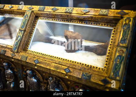 A relic in a a silver gilt reliquary in the Catholic cathedral of St Peter and St Paul iin Troyes, France that is reputed to be from Saint Savinien, t Stock Photo