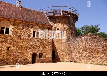 Guedelon Castle, medieval-site. Construction of a castle, using the techniques and materials used in the Middle Ages. Treigny. France. Stock Photo