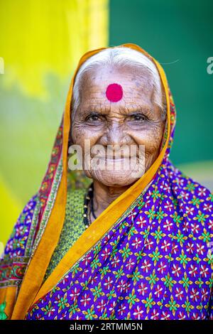 Elderly hindu woman in Suregaon, Maharashtra, India Stock Photo