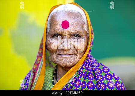 Elderly hindu woman in Suregaon, Maharashtra, India Stock Photo