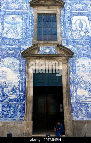 Azulejos on the walls of Capela Das Almas or Chapel of Souls.  Porto. Portugal. Stock Photo