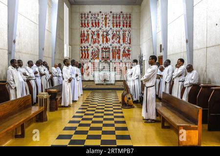 Sunday mass in Keur Moussa benedictine abbey church, Keur Moussa, Senegal. Stock Photo