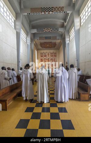 Sunday mass in Keur Moussa benedictine abbey church, Keur Moussa, Senegal. Stock Photo