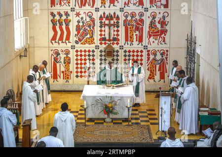 Sunday mass in Keur Moussa benedictine abbey church, Keur Moussa, Senegal. Stock Photo