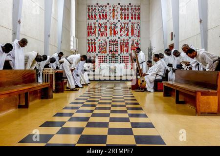 Sunday mass in Keur Moussa benedictine abbey church, Keur Moussa, Senegal. Stock Photo