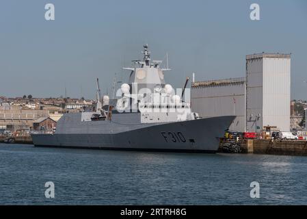 Devonport dockyard, Plymouth, Devon, England, UK.  6th September 2023. A frigate of the Norwegian navy alongside  in Devonport docks, Plymouth, UK Stock Photo