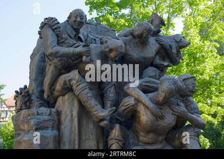 Sculpture around the Weibertreu legend, Weibertreu castle ruins, Weinsberg, Weinsberg valley, Heilbronn, Heilbronn-Franken, Baden-Wuerttemberg Stock Photo