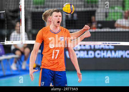 Michael Parkinson, Junior Tuinstra (Netherlands). Volleyball World Championship 2022. Stock Photo