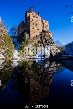 Kriebstein Castle rises on a steep rock above the Zschopau. Within the large group of hilltop castles, it embodies the type of mountain Spornburg: it Stock Photo
