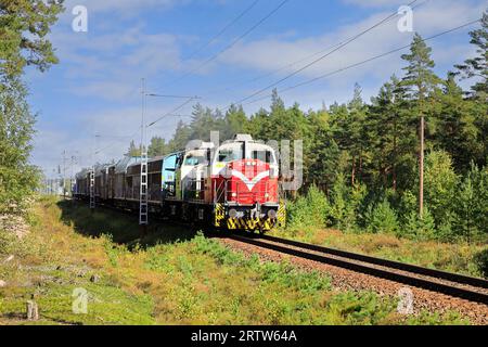 Two VR Group Class Dv12 diesel locomotives, no 2529 and 2618 in front freight train going towards Hanko. Raasepori, Finland. September 8, 2023 Stock Photo