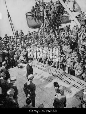 Anthony Eden, Secretary for the Dominions  addressing the first contingent of New Zealand troops on their arrival in the Suez Canal, Egypt on the 12th February 1940. Stock Photo