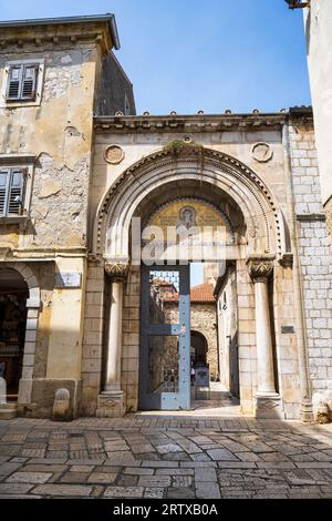 Entrance to the 6th century Euphrasian Basilica (Eufrazijeva bazilika) in the historic centre of Poreč on the Istrian Peninsula of Croatia Stock Photo