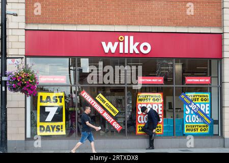 https://l450v.alamy.com/450v/2rtxdx8/slough-berkshire-uk-15th-september-2023-the-wilko-store-in-slough-high-street-berkshire-is-closing-down-in-7-days-time-following-the-collapse-of-wilko-a-huge-administration-sale-is-taking-place-with-up-to-70-off-items-in-store-a-number-of-stores-have-been-bought-by-pound-shop-poundland-and-the-wilko-brand-has-been-bought-by-the-range-for-5m-credit-maureen-mcleanalamy-live-news-2rtxdx8.jpg