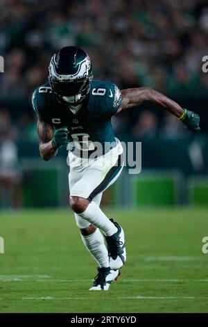 Philadelphia Eagles' DeVonta Smith plays during an NFL football game,  Sunday, Dec. 4, 2022, in Philadelphia. (AP Photo/Matt Slocum Stock Photo -  Alamy