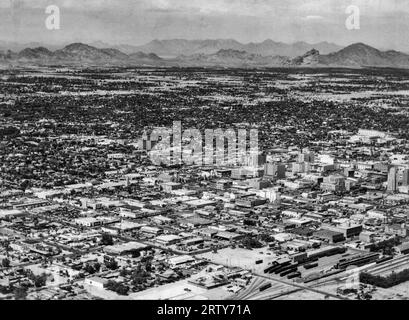 Phoenix, Arizona  1947 Aerial view of Phoenix in the 'Valley of the Sun', in the Salt River Valley. Stock Photo