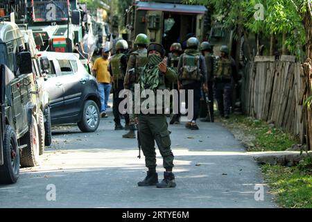 Srinagar Kashmir, India. 15th Sep, 2023. An Indian army soldier stand guard near the gun-battle site which entered third day in Gadole village of Kokernag in Anantnag district. Four security forces personnel including an Indian army's colonel, a major and Deputy Superintendent of Jammu and Kashmir police and a soldier lost their lives in an ongoing gun-battle, officials said. On September 15, 2023 in Srinagar Kashmir, India. (Credit Image: © Firdous Nazir/eyepix via ZUMA Press Wire) EDITORIAL USAGE ONLY! Not for Commercial USAGE! Stock Photo