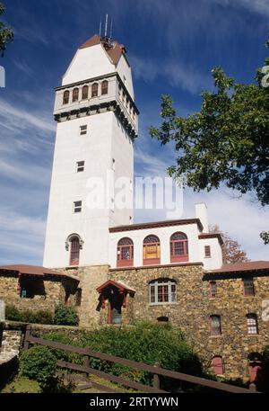 Heublein Tower, Talcott Mountain State Park, Connecticut Stock Photo