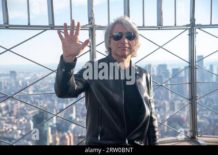 New York, New York, USA. 15th Sep, 2023. (NEW) Jon Bon Jovi Lights Empire State Building. September 15, 2023, New York, New York, USA: American musician Jon Bon Jovi lights the Empire State Building to announce new vaccine in partnership with iHEARTRadio on September 15, 2023 in New York City. (Credit: M10s/TheNews2) (Foto: M10s/Thenews2/Zumapress) (Credit Image: © Ron Adar/TheNEWS2 via ZUMA Press Wire) EDITORIAL USAGE ONLY! Not for Commercial USAGE! Stock Photo