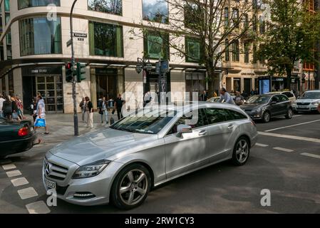 26.08.2018, Germany, North Rhine-Westphalia, Duesseldorf - Fancy cars on Koenigsallee, also called Koe. 00A180826D563CAROEX.JPG [MODEL RELEASE: NO, PR Stock Photo