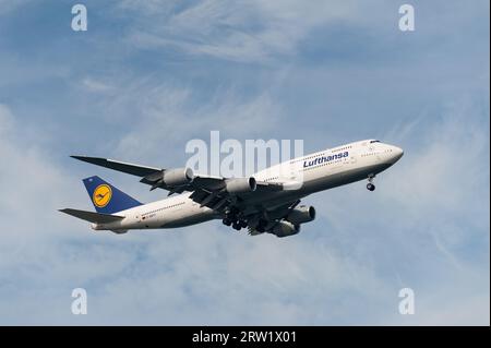 15.07.2023, Republic of Singapore, Singapore, Singapore - A Lufthansa passenger aircraft of the type Boeing 747-8 Jumbo Jet with the registration D-AB Stock Photo