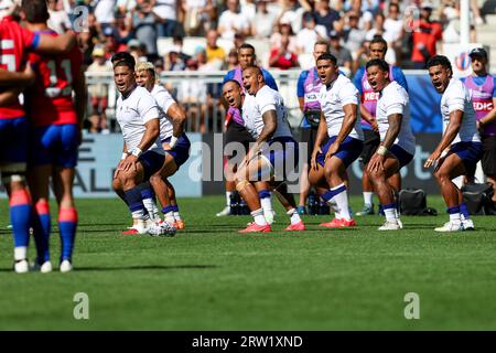 Bordeaux, France. 16th Sep, 2023. BORDEAUX, FRANCE - SEPTEMBER 16: Haka of of Samao during the Rugby World Cup France 2023 match between Samoa and Chile at Stade de Bordeaux on September 16, 2023 in Bordeaux, France. (Photo by Hans van der Valk/Orange Pictures) Credit: Orange Pics BV/Alamy Live News Stock Photo