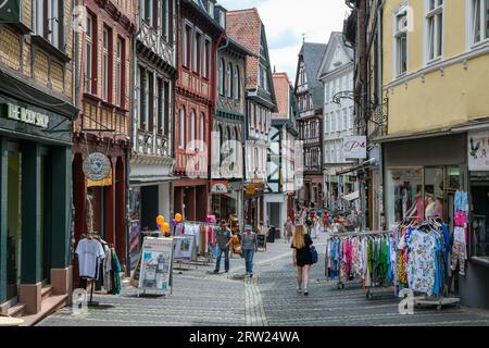 27.06.2023, Germany, Hessen, Marburg - Old town, pedestrian zone in the upper town, shops in Wettergasse. 00X230627D020CAROEX.JPG [MODEL RELEASE: NO, Stock Photo