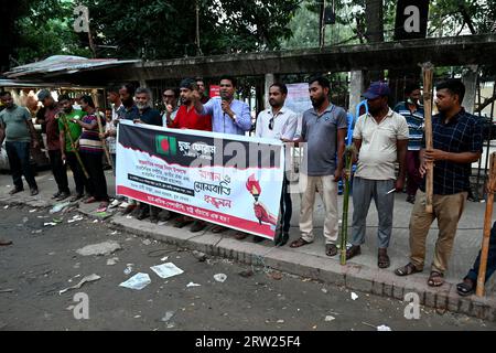 Activists of Youth Forum hold a rally and torch procession to mark International Democracy Day, in front of National Press Club in Dhaka, Bangladesh, on September 16, 2023 Credit: Mamunur Rashid/Alamy Live News Stock Photo