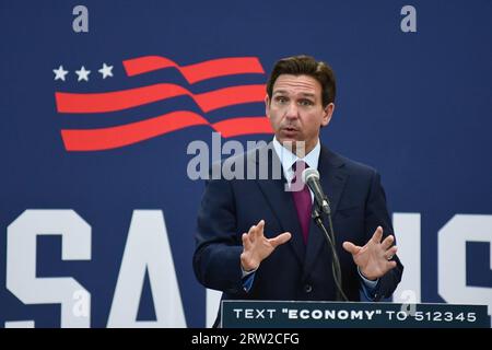 Rochester, N.H., USA, 31 July, 2023, Florida Gov. Ron DeSantis speaks in front of a large campaign sign, Andrew Cline. Stock Photo