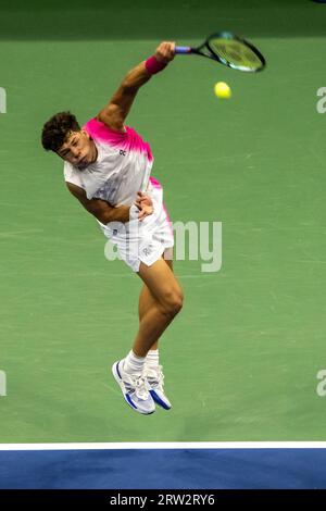 Ben Shelton (USA) competing in the Men's Singles Semi-finals at the 2023 US Open Tennis Stock Photo