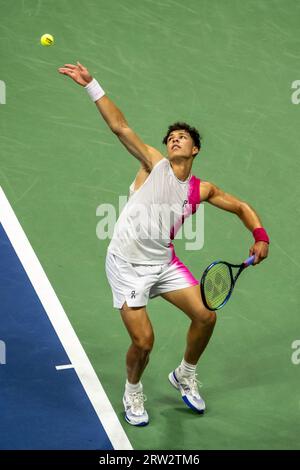 Ben Shelton (USA) competing in the Men's Singles Semi-finals at the 2023 US Open Tennis Stock Photo