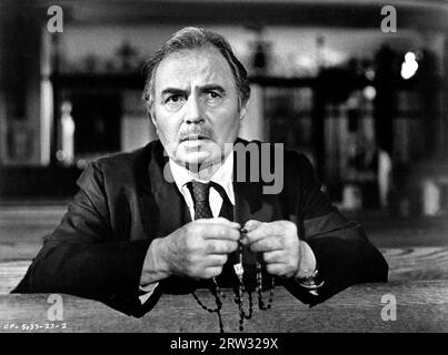 JAMES MASON in CHILD'S PLAY 1972 director SIDNEY LUMET  based on Broadway play by Robert Marasco screenplay Leon Prochnik music Michael Small associate producer Hank Moonjean producer David Merrick Paramount Pictures Stock Photo