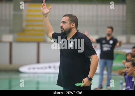 Gijon, Spain, 16th September, 2023: The coach of Costa del Sol Malaga, Jesus Gallardo during the 3rd Matchday of the Liga Guerrreras Iberdrola 2023-24 between Motive.co Gijon Balonmano La Calzada and Costa del Sol Malaga, on 26 September 2023, in the Arena Pavilion, in Gijón, Spain. Credit: Alberto Brevers / Alamy Live News. Stock Photo