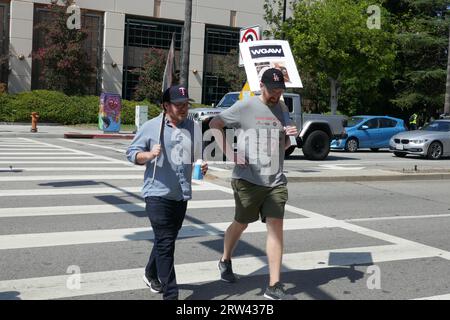 Burbank, California, USA 14th September 2023 SAG-AFTRA WGA Strike members on Picket Line at Warner Bros. Studios on September 14, 2023 in Burbank, California, USA. Photo by Barry King/Alamy Stock Photo Stock Photo