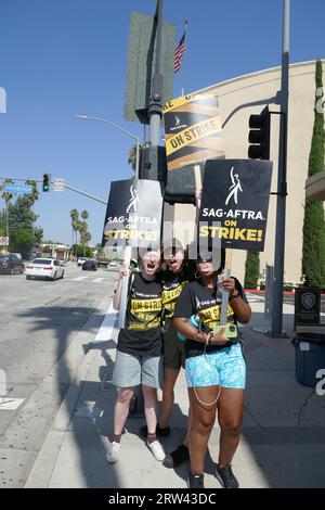 Burbank, California, USA 14th September 2023 SAG-AFTRA WGA Strike members on Picket Line at Warner Bros. Studios on September 14, 2023 in Burbank, California, USA. Photo by Barry King/Alamy Stock Photo Stock Photo