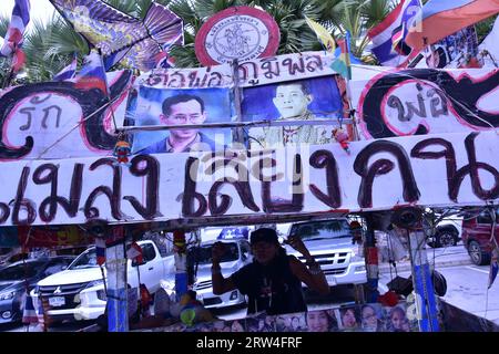 Pattaya, Thailand, Asia. 16th September, 2023. A mobile street food truck decorated with protest images and flags by a strong supporter of The Move Forward party. That Party's Leader,  Pita Limjaroenrat,  won the most seats in May's general election. He then lost the vote in the Senate and Parliament to become Prime Minister.  Recently the Pheu Thai coalition has formed a new Government after deals were done at the highest level. Protesters intend to make every Friday a protest day in every town in Thailand. Credit: Terry Waller/Alamy Live News Stock Photo