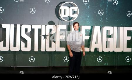 London, UK. 04th Nov, 2017. Henry Cavill attends the 'Justice League' photocall at The College in London. (Photo by Fred Duval/SOPA Images/Sipa USA) Credit: Sipa USA/Alamy Live News Stock Photo