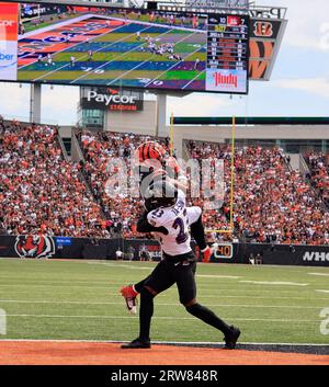 Cincinnati, Ohio, USA. Cincinnati, Ohio, USA. 17th Sep, 2023. Finger tip  grab by Cincinnati Bengals wide receiver Ja'Marr Chase (1) for a completion  during the NFL regular season game between the Baltimore