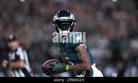 Philadelphia Eagles' DeVonta Smith in action during an NFL football game,  Sunday, Jan. 8, 2023, in Philadelphia. (AP Photo/Matt Rourke Stock Photo -  Alamy