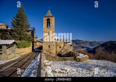 Snowy village of Estana on a cold winter morning (Cerdanya, Lleida, Catalonia, Spain, Pyrenees) ESP: Pueblo de Estana nevado en una mañana fría Stock Photo