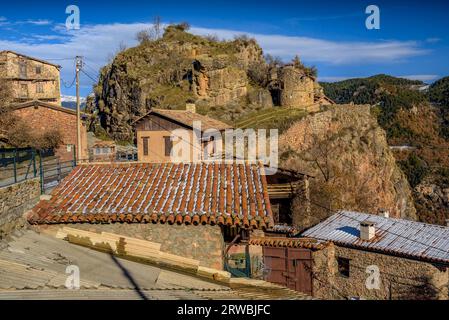 Village of El Querforadat with a little snow in winter (Alt Urgell, Lleida, Catalonia, Spain, Pyrenees) ESP: Aldea de El Querforadat con nieve, España Stock Photo