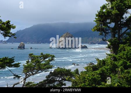 Haystack Rock, Cannon Beach, Oregon Coast Stock Photo