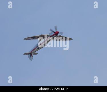 Spitfire Rn201 Spitfire in the air Stock Photo - Alamy