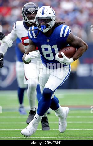 Indianapolis Colts tight end Mo Alie-Cox (81) runs after a catch past ...