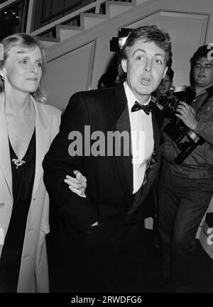 LONDON, UK. October 16, 1986: Paul McCartney & wife Linda McCartney at the British Video Awards in London.  File photo © Paul Smith/Featureflash Stock Photo