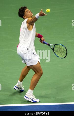 Ben Shelton (USA) competing in the Men's Singles Semi-finals at the 2023 US Open Tennis Stock Photo