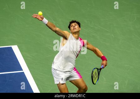 Ben Shelton (USA) competing in the Men's Singles Semi-finals at the 2023 US Open Tennis Stock Photo