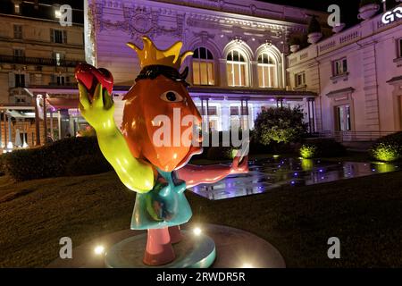 Aix-Les-Bains, France. 6th June, 2023. View of a sculpture by Juan Ripolles in front of the Casino Grand Cercle in Aix-les-Bains, France Stock Photo