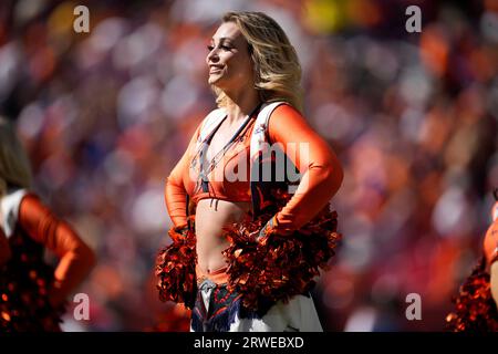 The Denver Broncos cheerleaders perform during the first half of an NFL  football game against the Indianapolis Colts, Thursday, Oct. 6, 2022, in  Denver. (AP Photo/David Zalubowski Stock Photo - Alamy