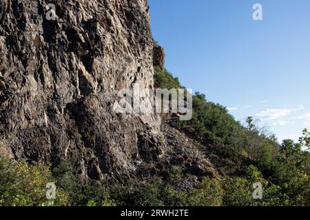 granite cliff on a hiking trail in utah Stock Photo